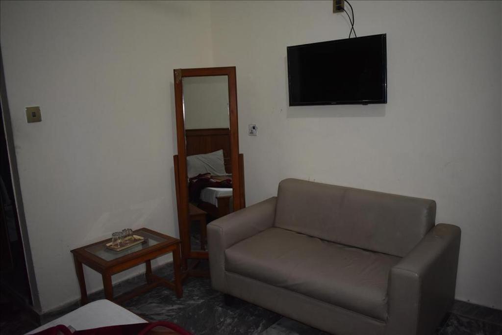 Hotel Al Hamrah Исламабад Экстерьер фото